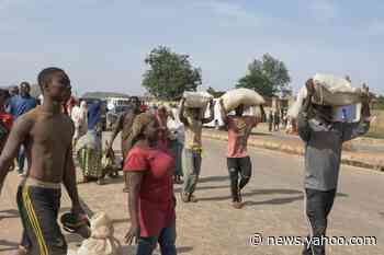 Looters raid Nigeria food warehouse as unrest spreads