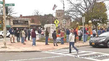 Thousands come out as early voting starts in New York State