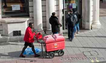 Royal Mail to hire record number of Christmas temps