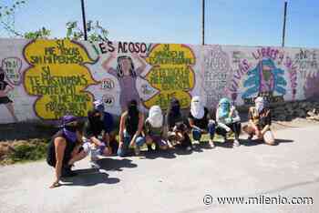 Feministas contra acoso callejero. Pintan mural de denuncia - Milenio