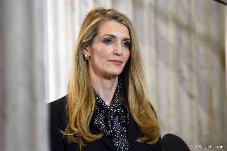 2 staff members to Sen. Loeffler test positive for COVID