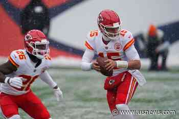 The Latest: Bell Runs for 16 on First Carry With Chiefs