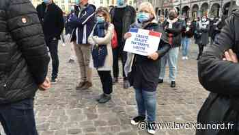 Arras: environ 800 personnes pour l'hommage à Samuel Paty, l'enseignant assassiné - La Voix du Nord