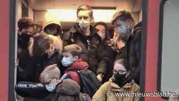 Boze reacties op stampvolle trein vol scholieren in station Lichtervelde: “Dit was een geval van overmacht”