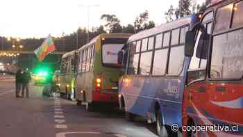 Conductores de líneas Coronel-Lota van en caravana a Santiago para exigir un sueldo de emergencia - Cooperativa.cl