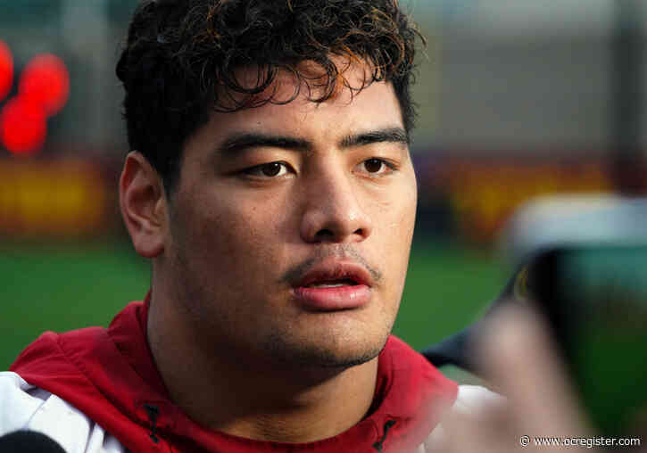 Palaie Gaoteote leading short-handed USC linebackers