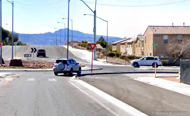 Minivan’s passenger leans out and slaps bicyclist; both end up dead