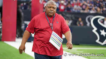 Romeo Crennel tells Texans players team isn't looking to trade them, even as franchise seeks a rebuild