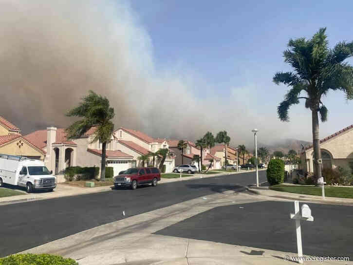 Fire near Green River Golf Club prompts evacuations in Yorba Linda