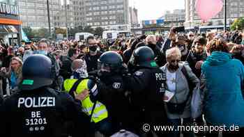 Corona-Proteste in Berlin bringen die Polizei in Schwierigkeiten - Berliner Morgenpost