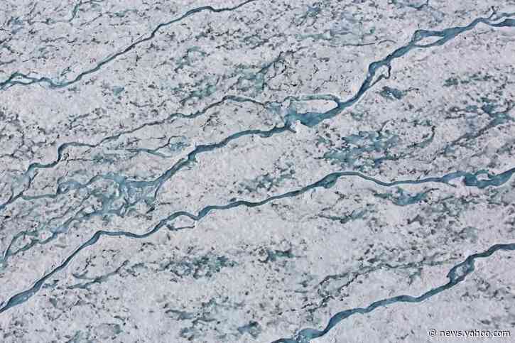 Climate scientists throw cold water on 'Arctic methane bomb' report