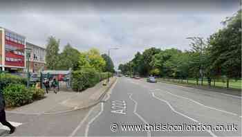 Sidcup: Woman taken to hospital after Chislehurst Road crash