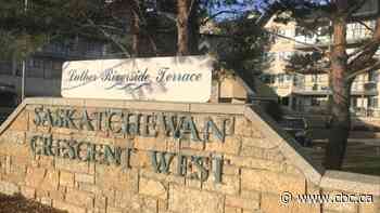 Saskatoon retirement home restricts access after staffer tests positive for COVID-19 - CBC.ca