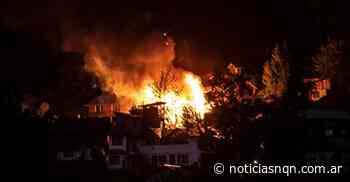 Voraz incendio consumió una vivienda en San Martín de los Andes - Noticias NQN