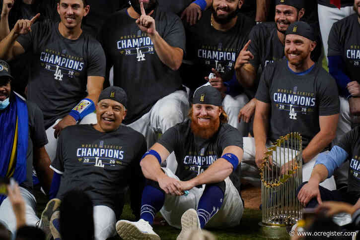 MLB reprimands Justin Turner for returning to field; Dodgers cleared to travel