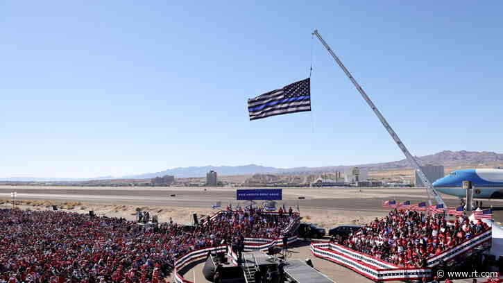 F-16 jet scrambled & fires flares after unauthorized aircraft violates no-fly zone over Trump rally (VIDEO)