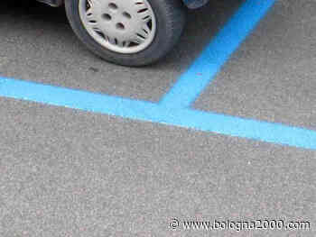 Si rifanno le strisce blu della sosta a Modena in alcune aree adiacenti al centro storico - Bologna 2000