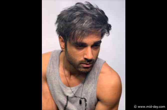 Pulkit Samrat sports a unique salt and pepper hairstyle for Taish