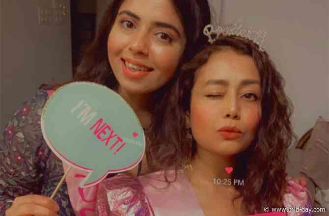Neha Kakkar's bachelorette celebration was all things glittery; see photos