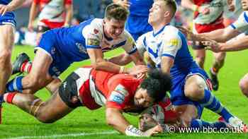 Super League: Salford Red Devils 12-10 St Helens - BBC Sport
