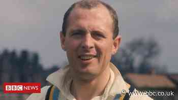 Sir Geoffrey Boycott's 100th century cricket bat auctioned