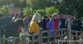 Dos alumnas del Colegio Nacional Buenos Aires, entre los detenidos durante el desalojo de la toma de Guernica - Clarín
