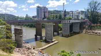 Lançamento de vigas causa interdição da Ponte Adolfo Konder, em Blumenau - ND - Notícias