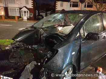 Police called to Victoria Road after crash