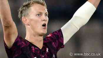 Max Waller: Somerset leg-spinner signs two-year T20 contract extension