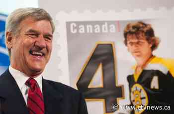 Bobby Orr endorses Trump, calling him 'the kind of teammate I want'