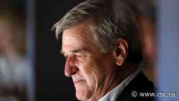 Bobby Orr endorses U.S. President Trump's re-election bid