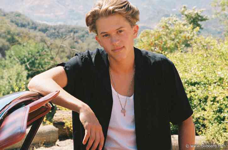Meet Deacon, The Son of Ryan Phillippe and Reese Witherspoon Who’s Ready To Be an EDM Star