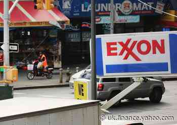 Exxon Mobil, Chevron again report losses on low oil prices