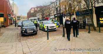 Police descend on Hull city centre amid group 'altercation'