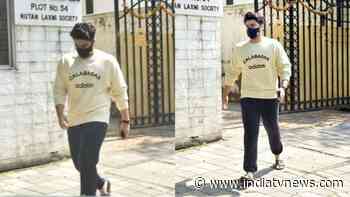 Arjun Kapoor’s swanky cream sweatshirt can buy you these 5 gadgets - India TV News
