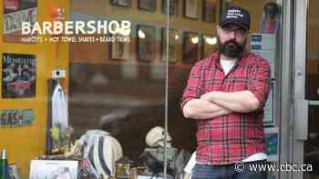 How a barber's small gesture is making a big local difference during the COVID-19 downturn