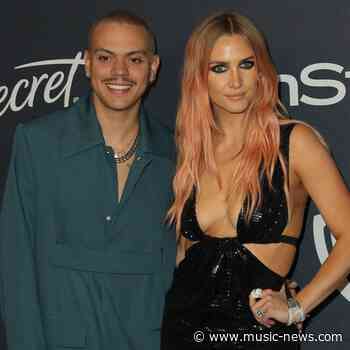 Ashlee Simpson welcomes baby boy