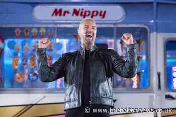 Top Gear presenter Paddy McGuinness breaks ice cream van speed record