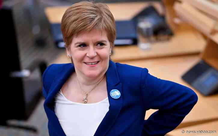 Nicola Sturgeon: Scotland to stick with 'flexible' tiers and not join England's national lockdown