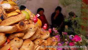 Mesa de ofrendas: Costumbres en el Día de \"Todos los Santos\" y de los \"Fieles Difuntos\" - Jujuy al Momento