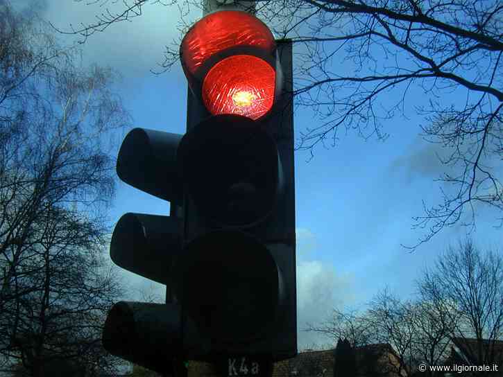 Cos'è la regola del semaforo che imporrà le chiusure