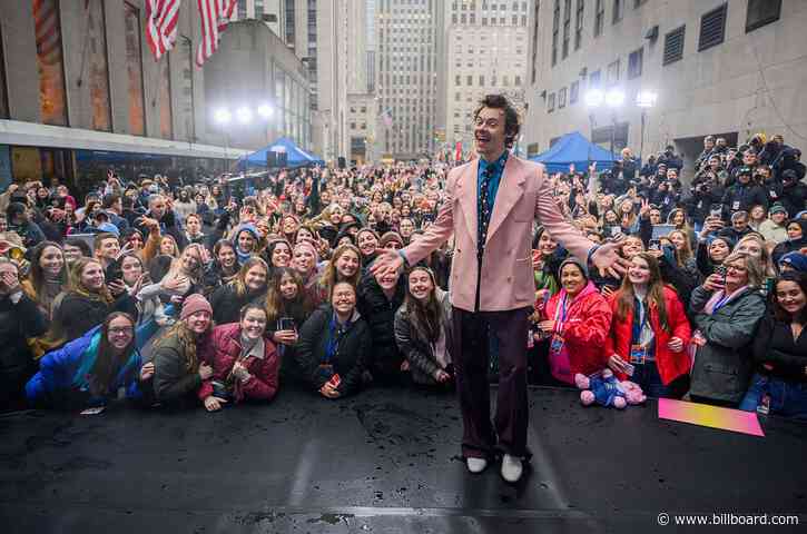 Harry Styles’ 8 Sweetest Fan Moments
