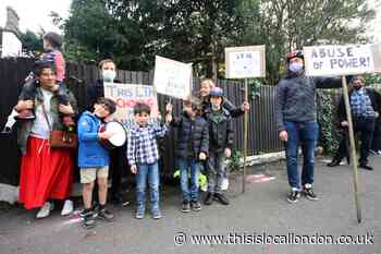 Hundreds protest Crystal Palace traffic measures