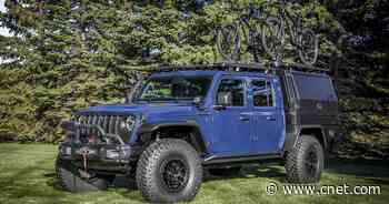 Jeep Gladiator Top Dog concept loads up on off-road gear -- and a place to grill hot dogs?     - Roadshow