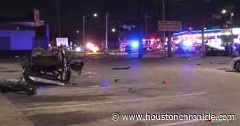 3 injured in Houston police chase that ended in crash - Houston Chronicle