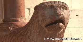 Modena, danneggiati i leoni del Duomo. Di nuovo. VIDEO - modenaindiretta.it