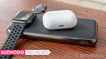 This Wireless Backup Battery Is Only Worth It If You're All in on Apple