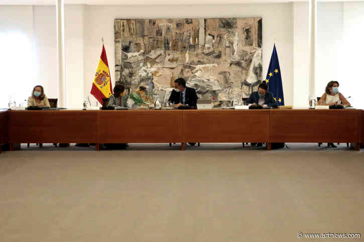 Prominent Spanish Artist Decries His Work’s Appearance at Government Briefings