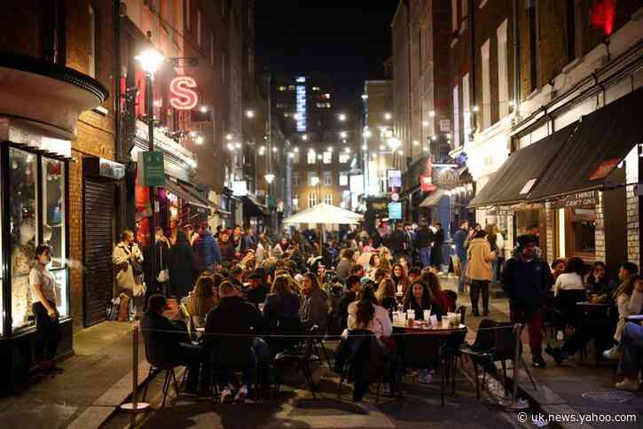 Londoners hit the town one last time before new lockdown