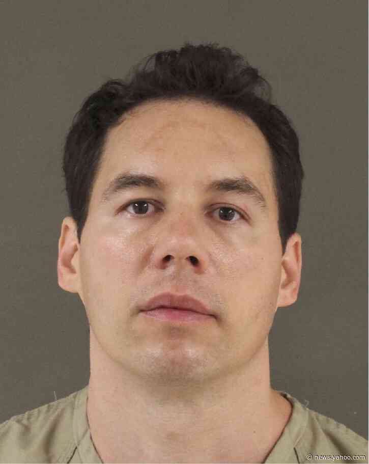 Prosecutor: Don't dismiss doc's 25-count murder indictment